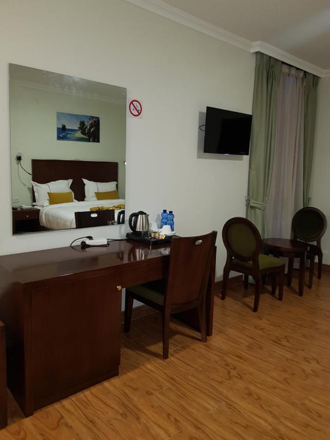 Zemalex Hotel Addis Ababa Exteriör bild